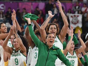 Brasil supera EUA e ganha o ouro no basquete feminino