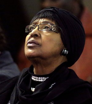 Winnie Mandela, militante sul-africana contra o apartheid, morre aos 81 anos