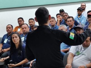 SMTT Arapiraca faz palestra sobre o uso de equipamentos de segurança em São Miguel dos Campos