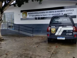 Defesa de médico indiciado por estupro de vulnerável contra a própria filha contesta investigação