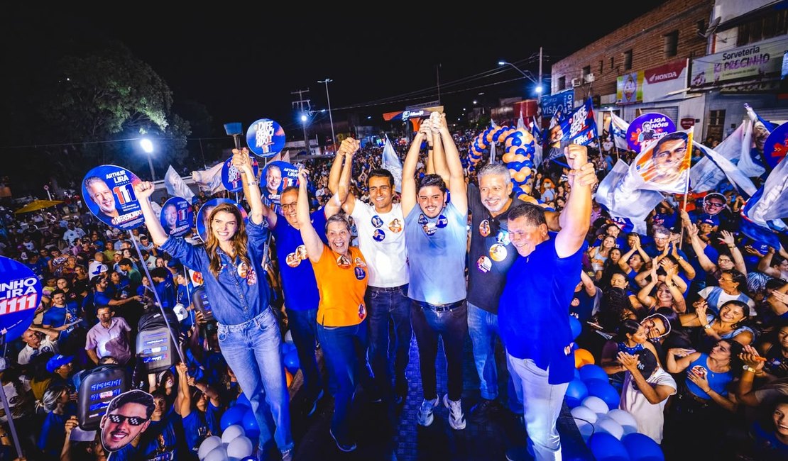 Em Craíbas, JHC recebe apoio do prefeito Teófilo Pereira e reúne multidão
