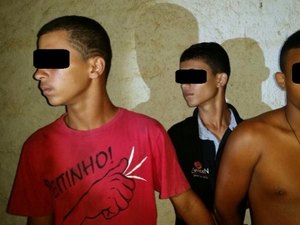 Menores são presos com arma de fogo e moto roubada