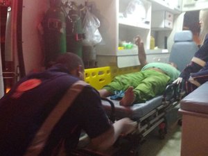 Colisão entre moto e ciclomotor deixa homem ferido em Arapiraca