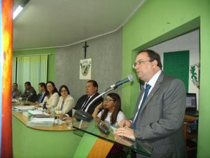 Vice-governador apresenta Programa Escola 10 para vereadores de Arapiraca