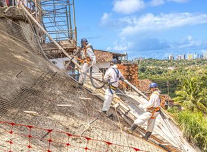 Obras de contenção de encostas garantem segurança e sossego para moradores das áreas de risco