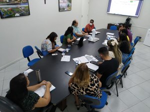 Prefeitura de Arapiraca realiza reunião de articulação das ações do Programa Prefeito Amigo da Criança