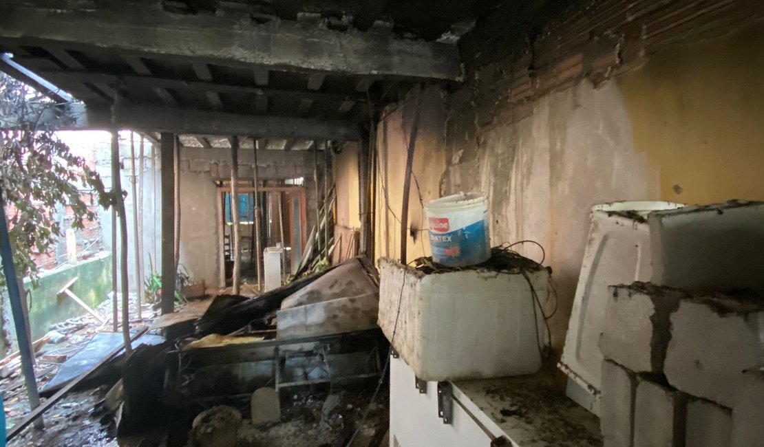 Pane elétrica causa incêndio em residência de Maragogi