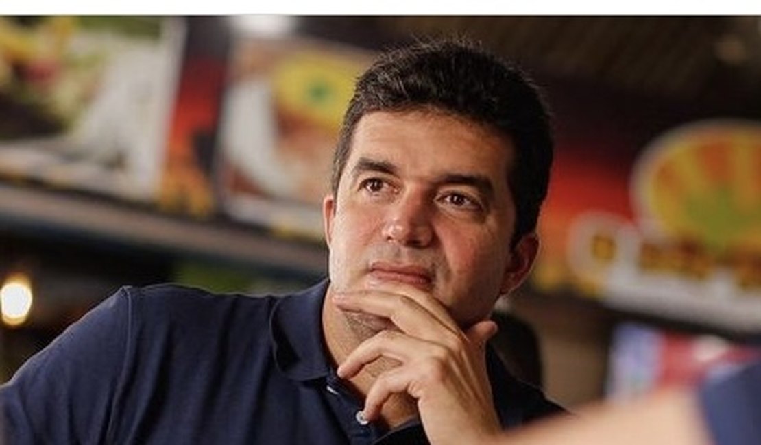 Rui Palmeira consulta aliados sobre desistência de candidatura ao governo e apoio a Dantas