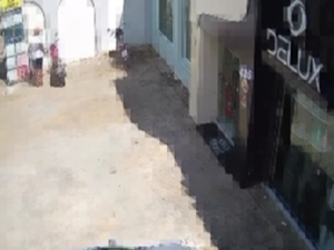 Homem é flagrado furtando motocicleta em avenida movimentada de Arapiraca