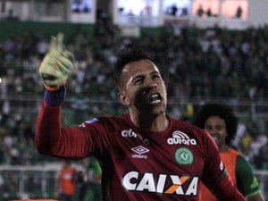 Coritiba e Chapecoense avançam, Flamengo e Santa Cruz estão fora