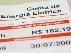 Após 2 anos de forte alta, reajuste da luz será menor em 2019