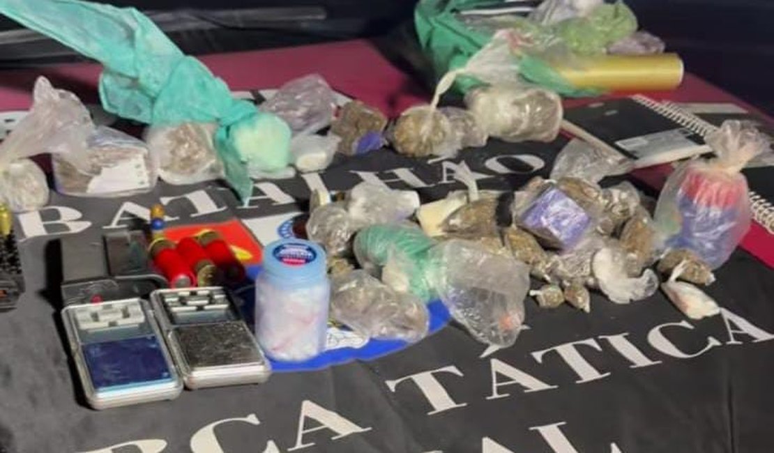 Traficantes trocam tiros com policiais e drogas são apreendidas no Benedito Bentes