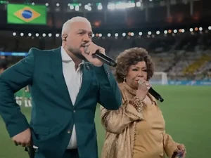 Alcione se pronuncia sobre “fiasco” ao cantar o Hino Nacional com Belo