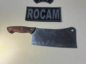 Homem ameaça vizinhos e familiares com faca em assentamento de Arapiraca