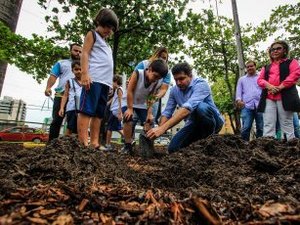 Prefeitura transforma área de descarte irregular de lixo em Pomar Urbano