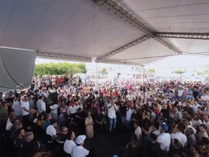 [Vídeo] Multidão recepciona Renan Filho no Sertão de AL: ‘O trator voltou’