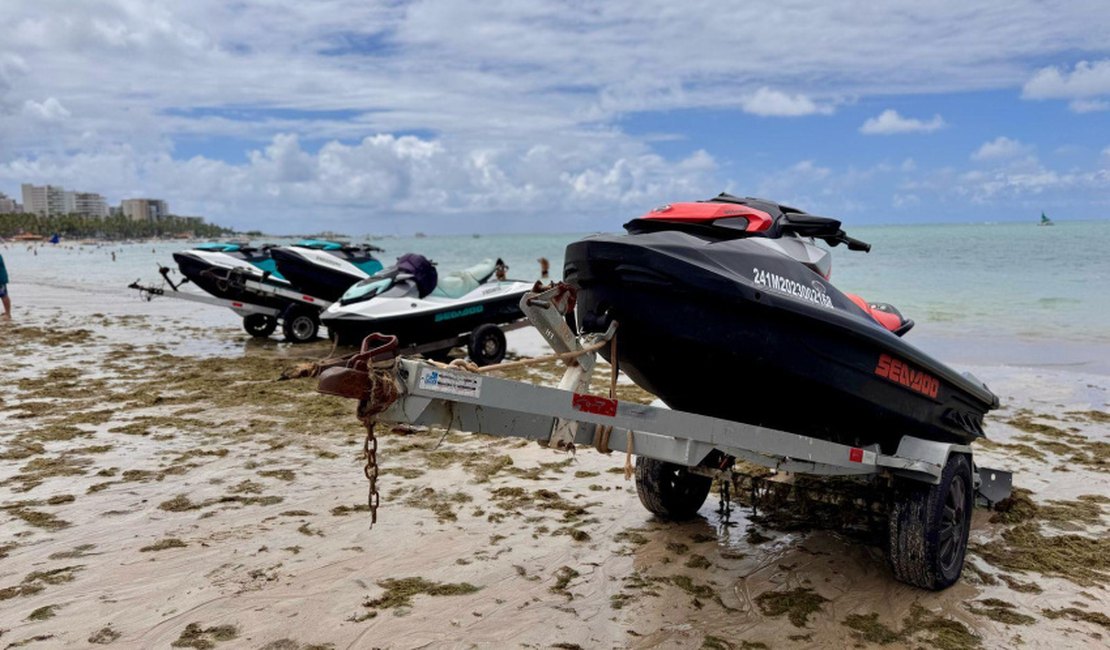 Operação integrada fiscaliza comércio irregular de passeios em Jet Skis na orla marítima