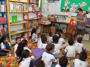 Escolas da rede estadual desenvolvem projetos literários de incentivo à leitura