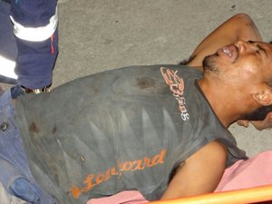 Homem sofre tentativa de homicídio e é baleado na perna em Maceió