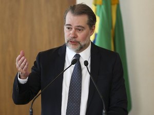 Toffoli defende STF e insinua que 'fundação' da Lava Jato seria crime