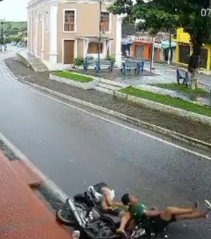 Pedestre é atropelado por motociclista em Murici