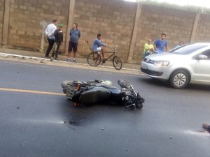 Motociclista morre após perder controle da direção e bater em árvore em Arapiraca 