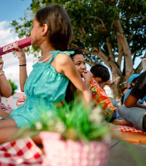 Com brincadeiras e contação de histórias, Prefeitura promove mais uma edição das Férias nas Arapiraquinhas