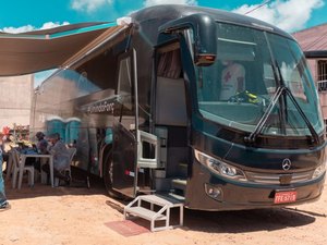 Ônibus da Vacina volta a atuar em Maceió atendendo moradores do Parque doa Caetés