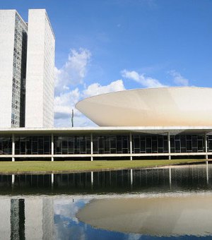 Congresso aprova mudança na LDO para ajudar governo a bancar novo Bolsa Família