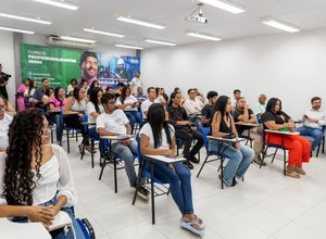 Aprendi no Flexal inicia dois cursos técnicos para a comunidade