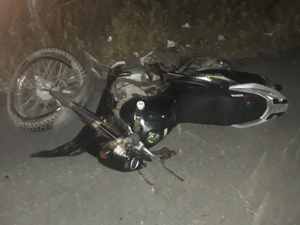 Motociclista morre após colidir com estaca de concreto na AL-101 Sul
