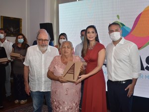 Lançamento de livro faz homenagem aos artistas populares