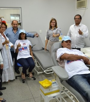 Coringa ajuda campanha de doação de sangue em Arapiraca