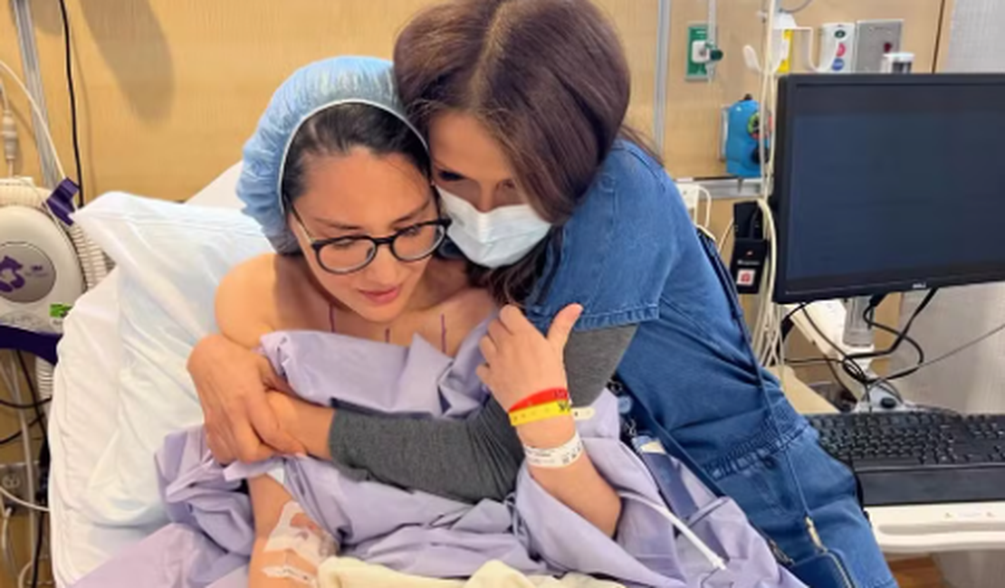 Olivia Munn, de 'X-Men', chora após mastectomia dupla por conta de câncer; vídeo