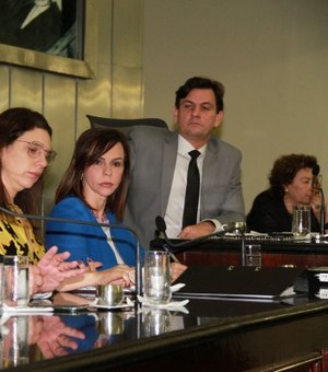 Luciano Barbosa defende a ampliação do Fundeb durante audiência pública na ALE