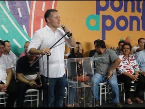 Mesmo com proibição do TRE, Renan Filho participa de evento do governo em Santana do Ipanema