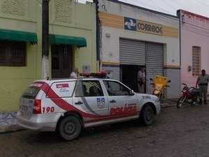 Assaltantes invadem agência dos Correios em Taquarana