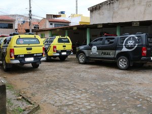 “Pai” é preso com cocaína e arma no Alto do Cuscuz de São Bento