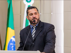 Leonardo Dias apresenta projeto para instituir política de atenção integral às pessoas com doenças raras, em Maceió