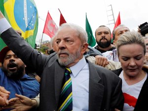 Lula entra com recurso no STF para viabilizar candidatura ao Planalto