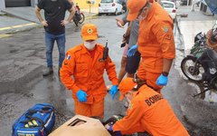 Bombeiros resgataram a vítima para o HGE