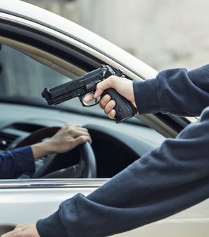 Dois roubos de veículos foram registrados nesta quarta-feira (12), em cidades distintas do Sertão alagoano