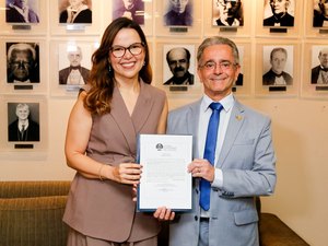 Fábio Bittencourt promove juíza Lívia Mattos para a comarca de Penedo