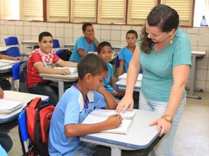 Governo de AL convoca 150 professores da reserva técnica da Educação