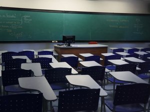 Ceará suspende aulas presenciais para conter covid-19