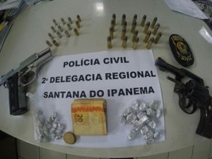 Jovens são presos com armas e drogas dentro de Complexo Educacional