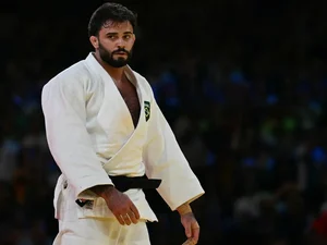 Rafael Macedo é desclassificado na disputa pelo bronze no judô, e técnico dispara: ‘Vergonha’