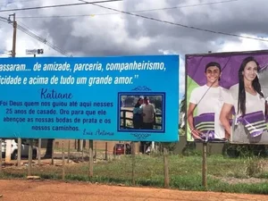 Surpresa: após 25 anos de casamento, marido faz declaração em outdoors