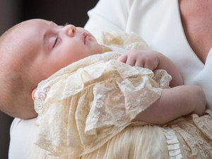 Príncipe Louis, filho de William e Kate, é batizado em Londres