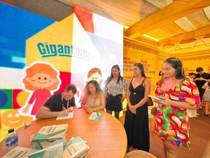 Na Bienal, deputado Daniel Barbosa lança livro com reflexões sobre o futuro de Arapiraca, Alagoas e do Brasil